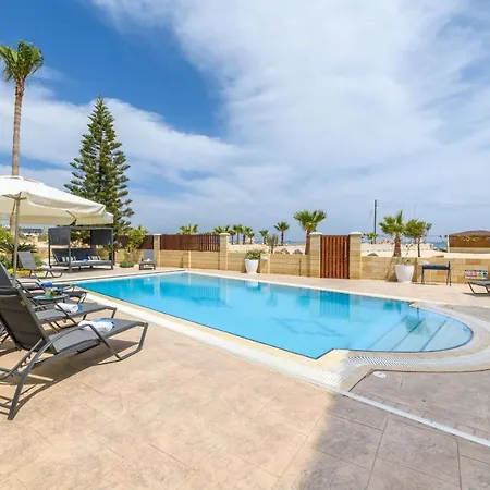 Sirens House Villa *